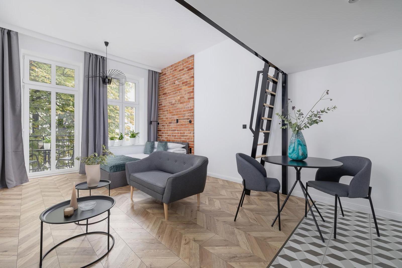 With Balcony - 41 Starowislna Street